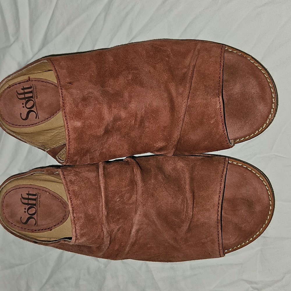Sofft-Netta Dark Red Suede Sandal - Picture 2 of 4